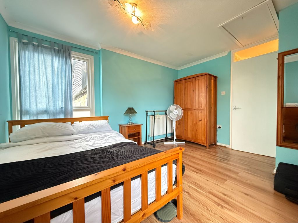 Property photo 3 of 4 Bedroom