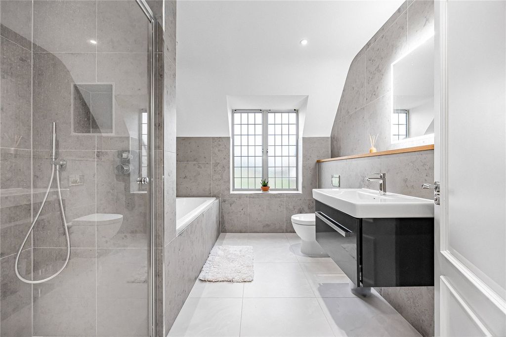 Additional image 15 of 5 bed detached house for saleGreen Lane, Maidenhead, Berkshire SL6