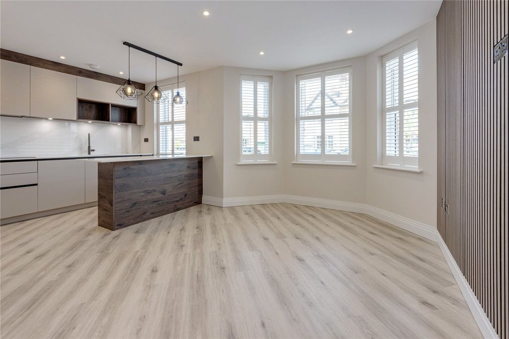 Property photo 2 of 20 Picture No. 08