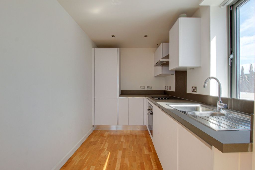 Property photo 3 of 9 Photo 8