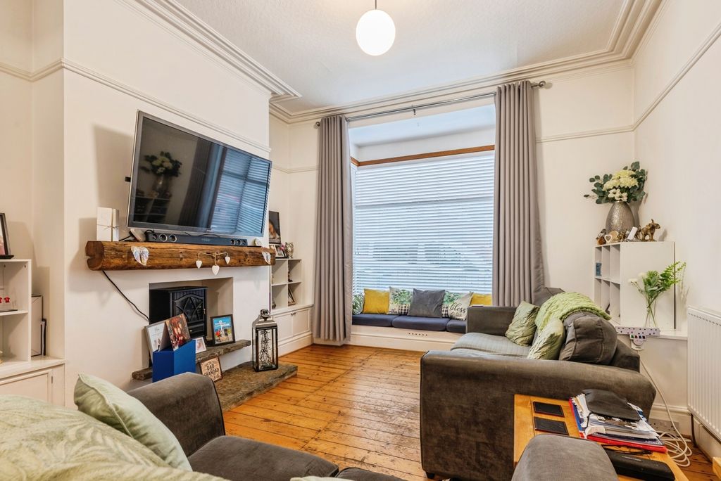 Property photo 2 of 15 Pbox-Img.Jpg