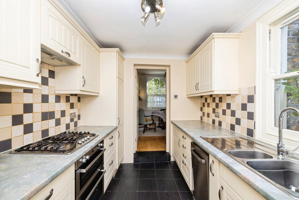 Property photo 2 of 20 Kitchen