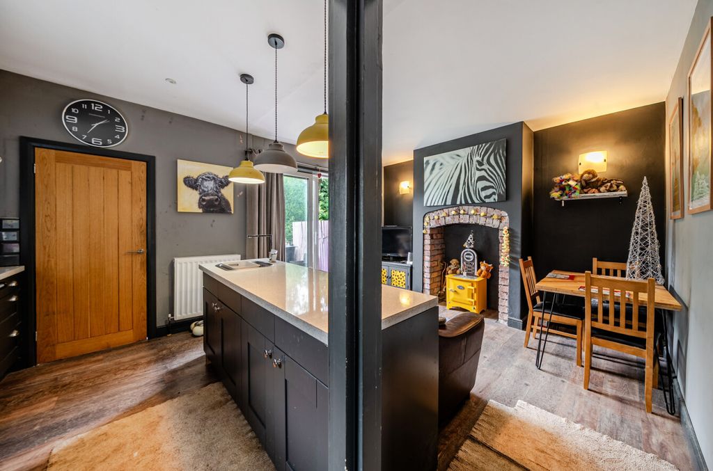 Property photo 3 of 18 1498454-16-6A74A0...