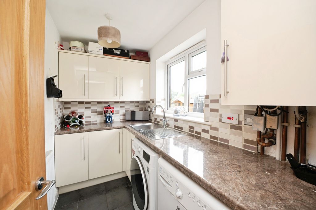 Additional image 8 of 3 bed detached house for saleSpinney Close, Rainham RM13