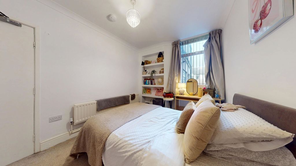 Property photo 3 of 10 Photo 2