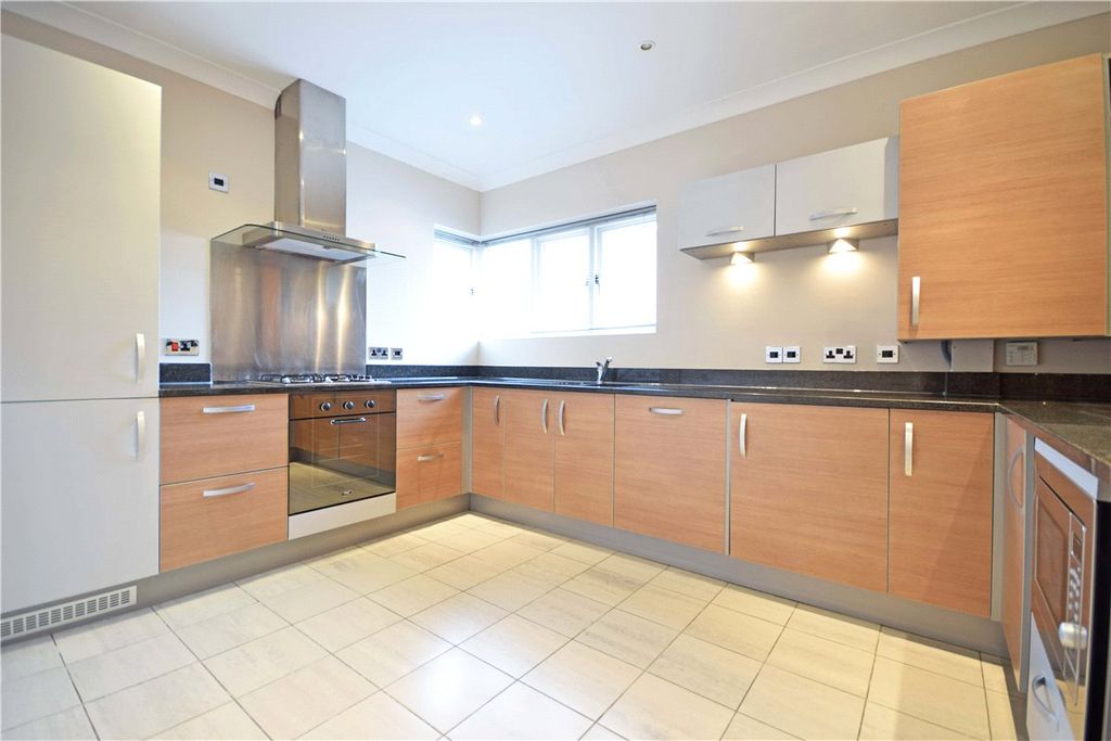 Property photo 2 of 8 Picture No. 21