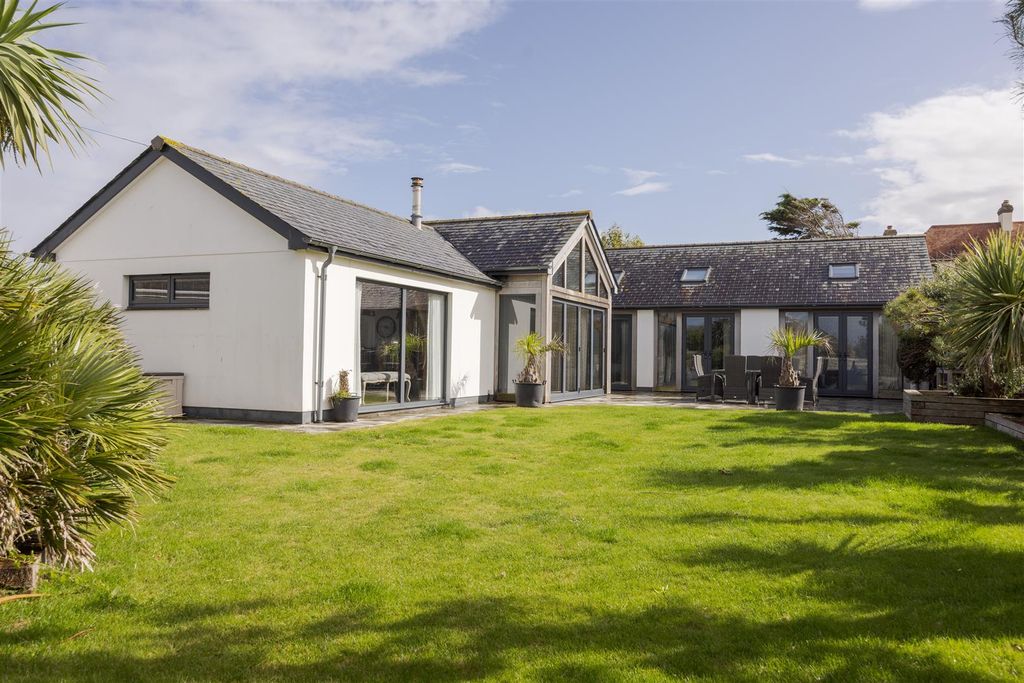 Property photo 3 of 30