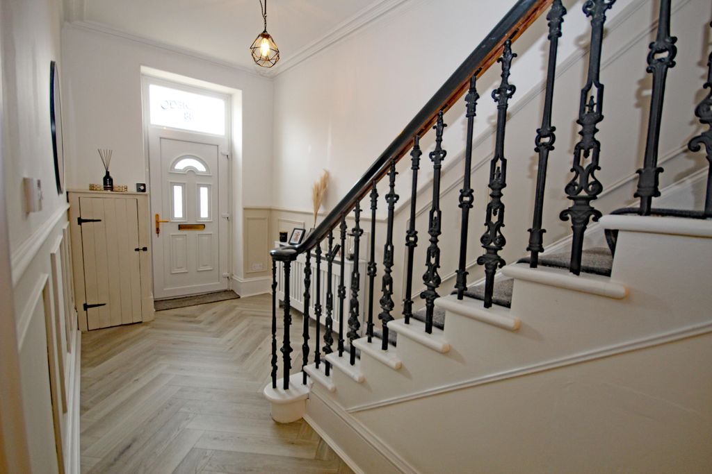 Property photo 2 of 40