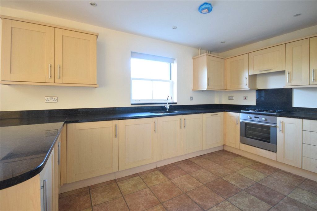 Property photo 2 of 12 Picture No. 35