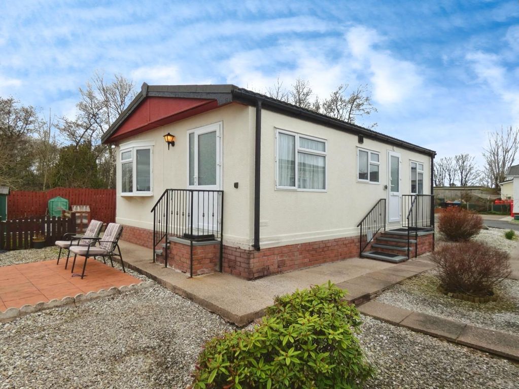 Property photo 1 of 20 External