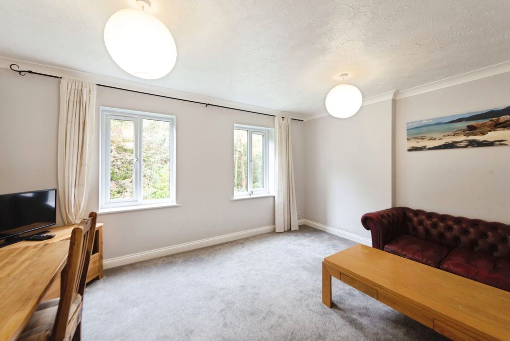 Property photo 3 of 16 Photo