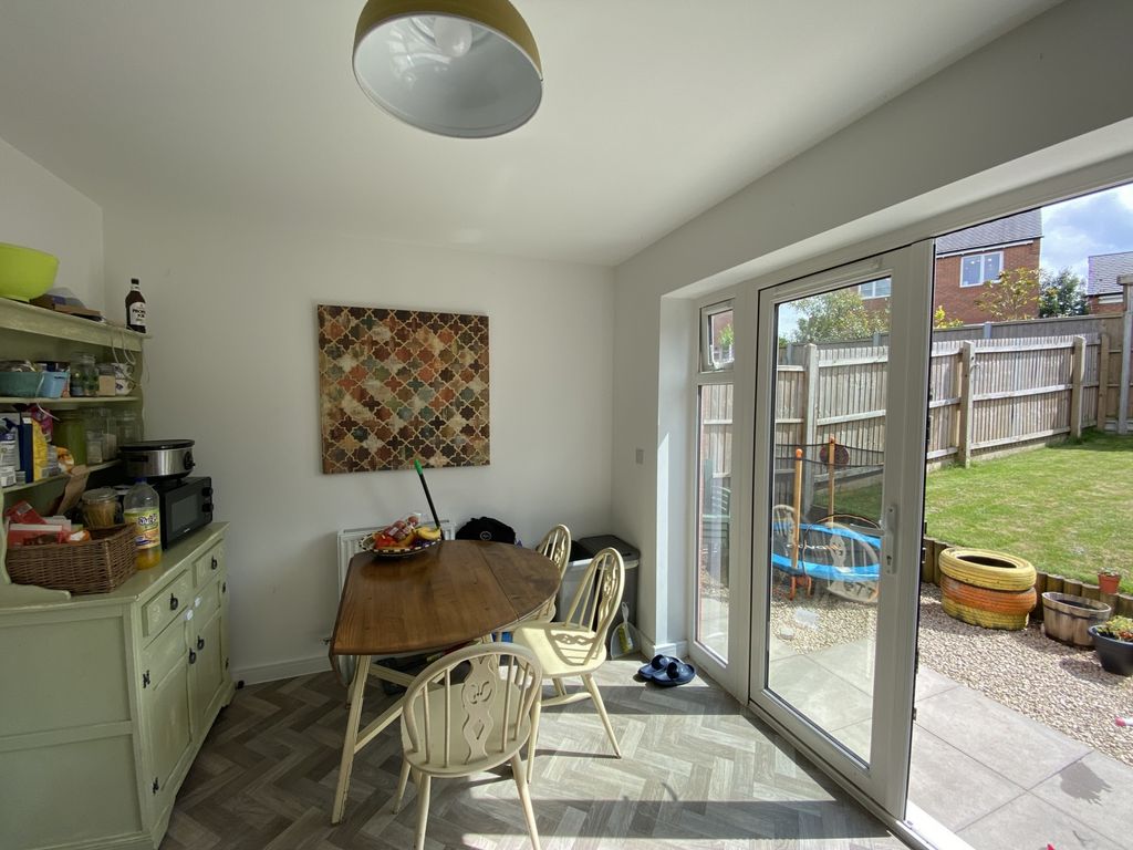 Property photo 3 of 16 Photo 10