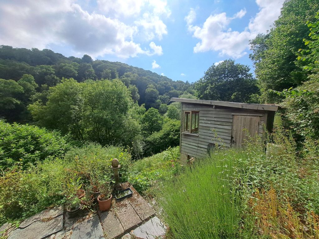Property photo 2 of 25 Picture No. 32