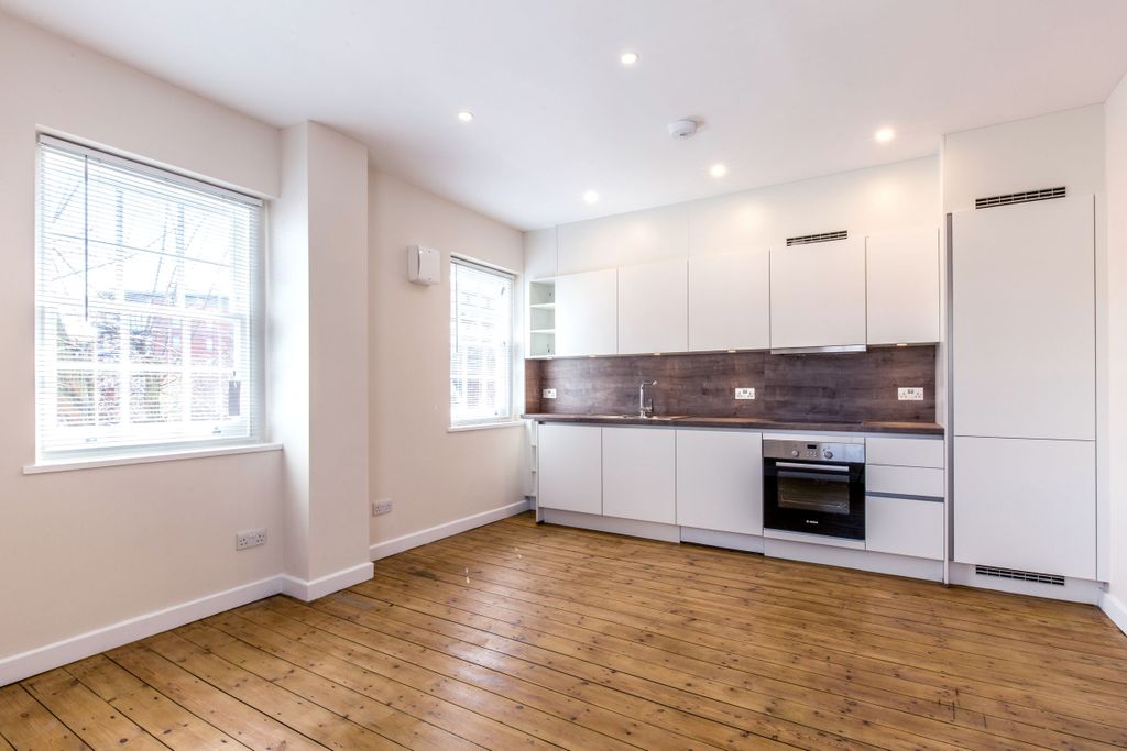 Property photo 2 of 11 Kitchen (Example)