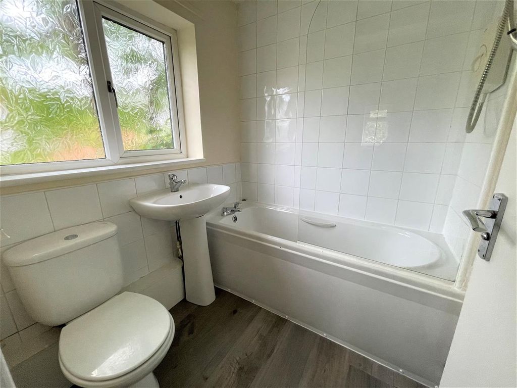 Property photo 3 of 5 Bathroom