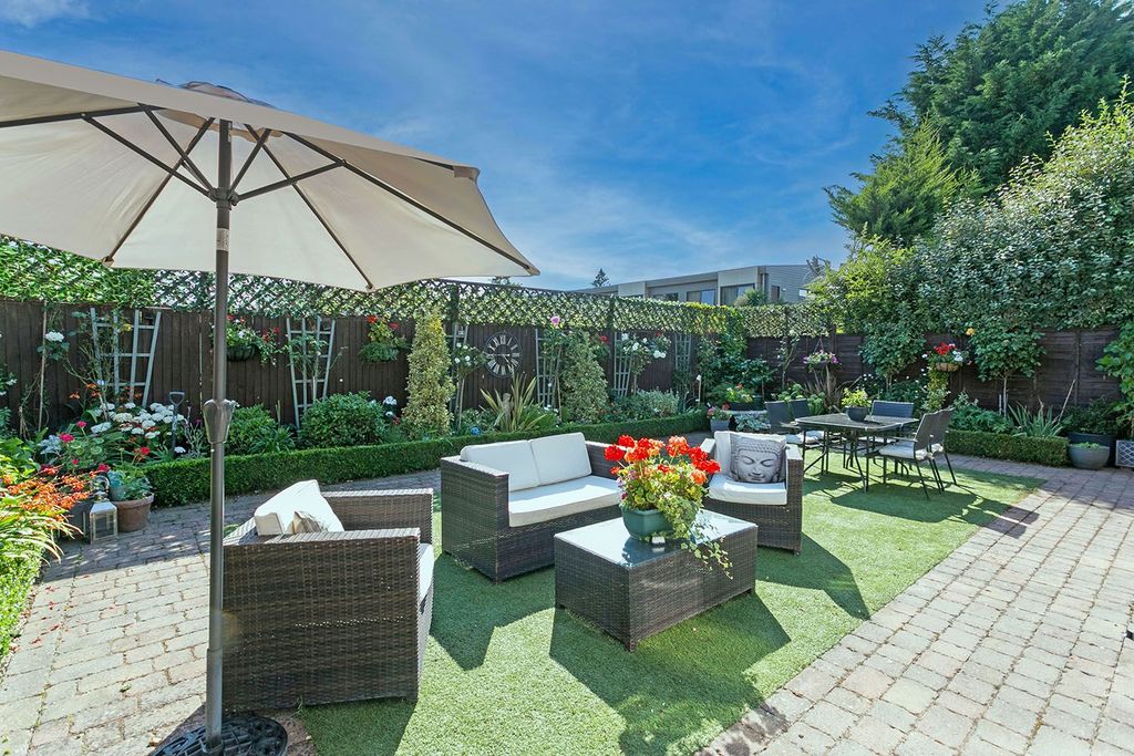 Property photo 3 of 23