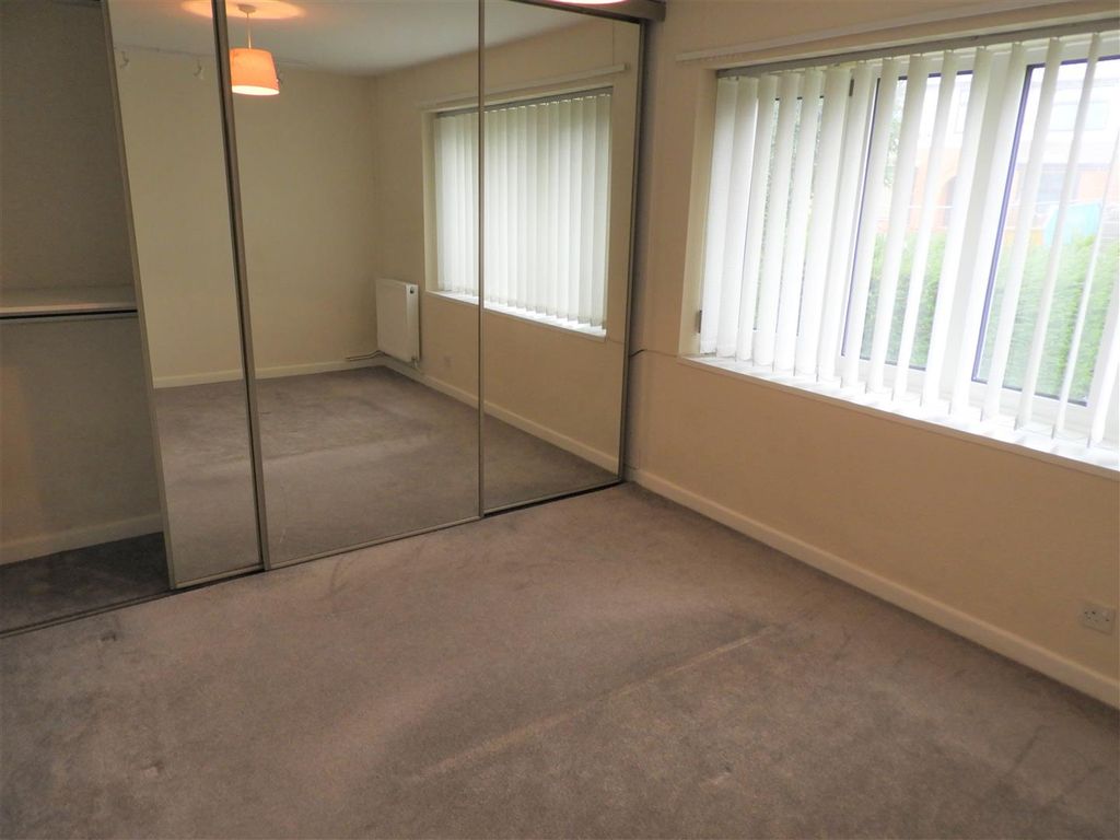 Property photo 3 of 11 153 Hoyles Lane Bed 1.Jpg