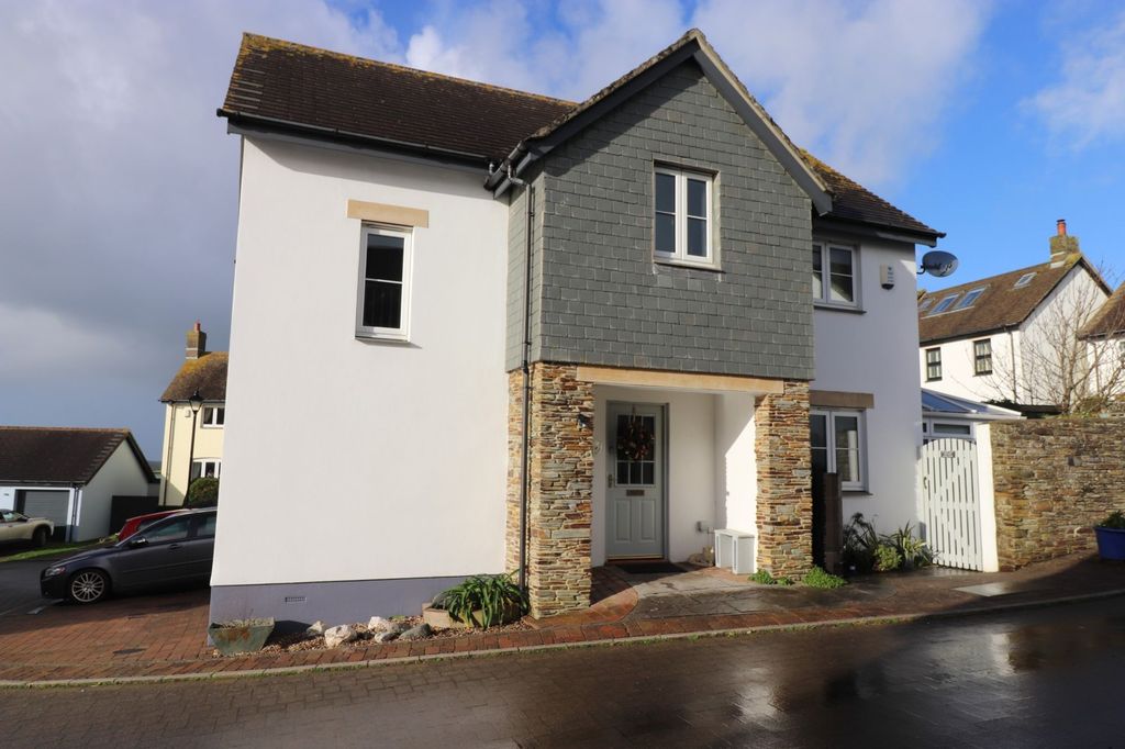 Property photo 1 of 25 External