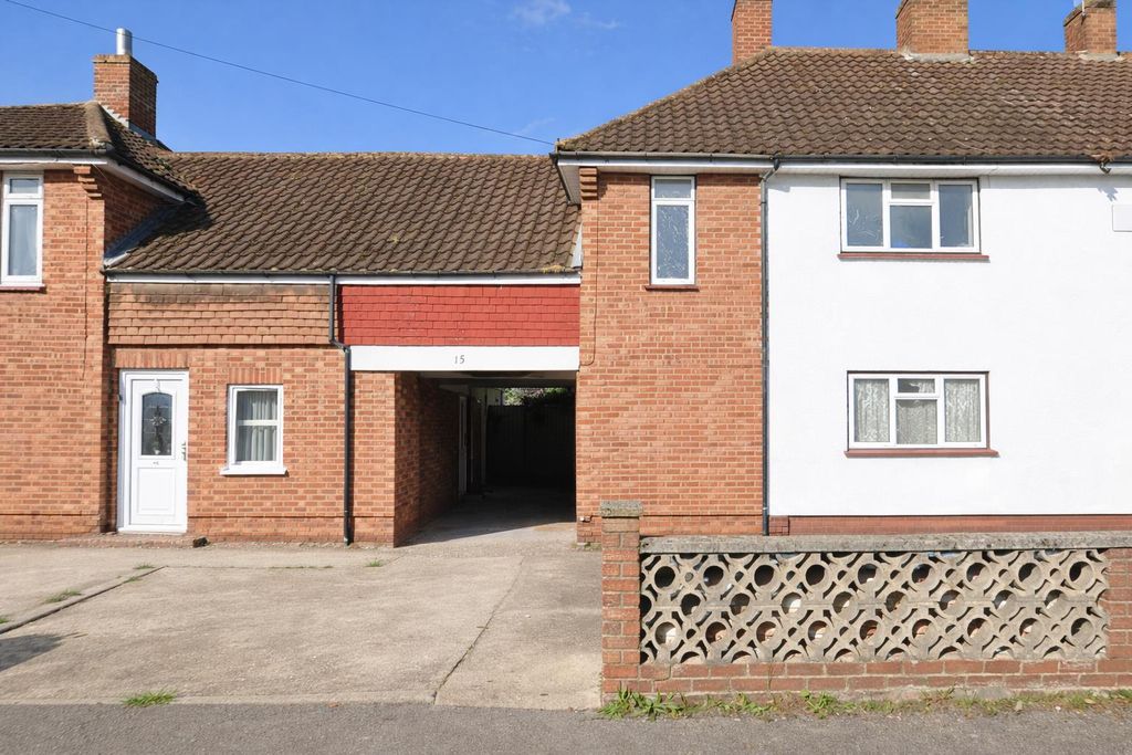 Property photo 1 of 8 Semi-Detached Houses With A Passageway.Png