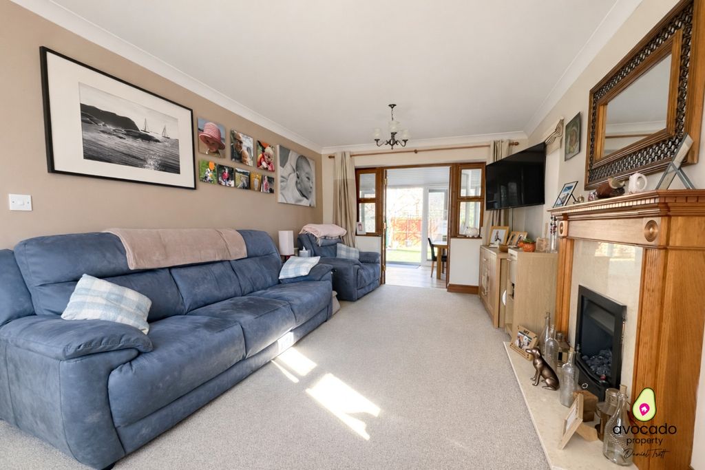 Property photo 2 of 19 4988764