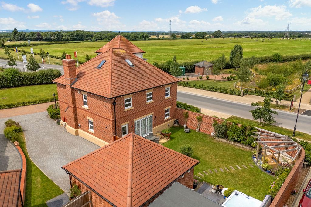 Property photo 2 of 52