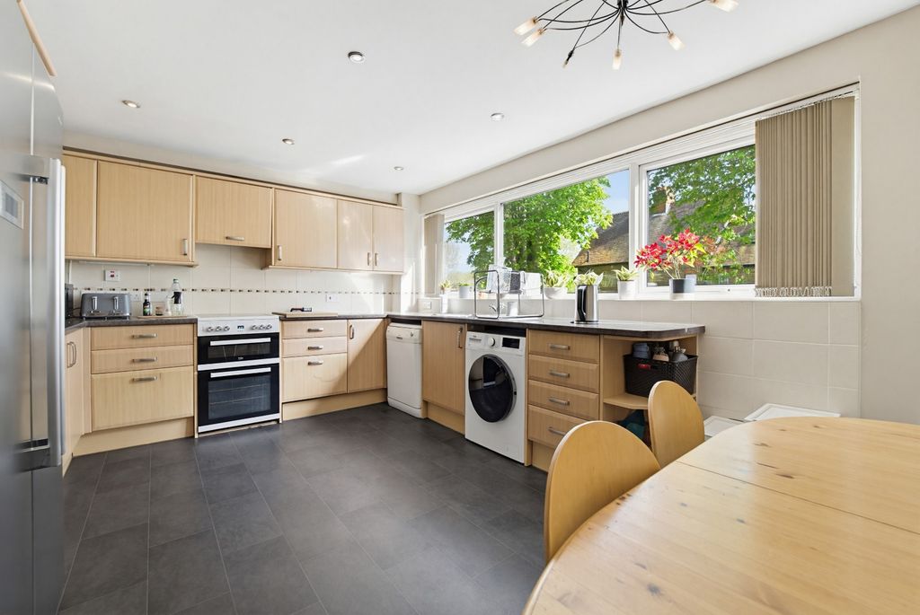 Property photo 2 of 13 4901252