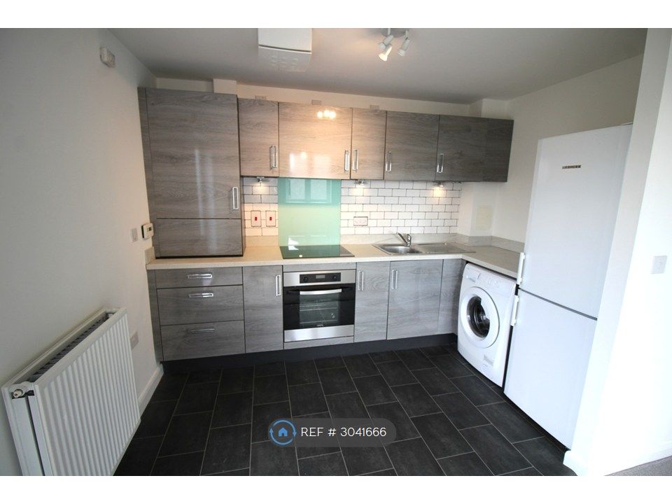 Property photo 2 of 12 Kitchen
