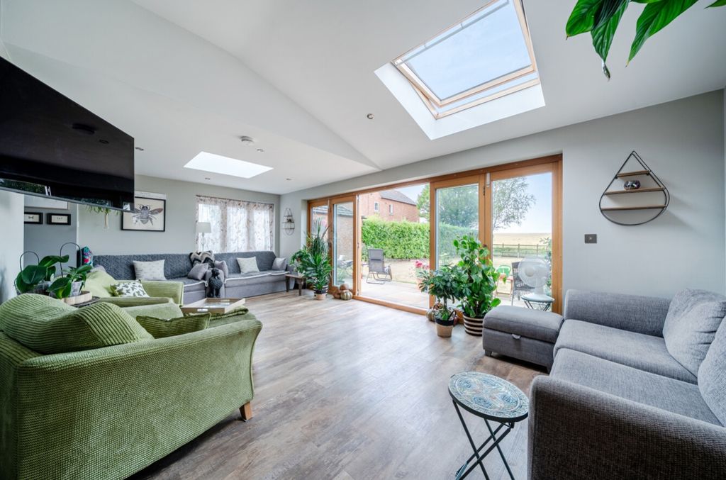 Property photo 3 of 40 1-6A68F2ba32195-1497232-19Fa9F41c6d89-12-1