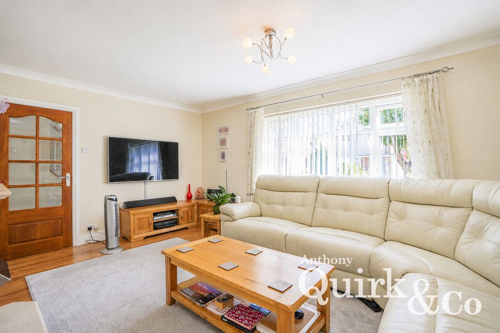 Property photo 3 of 24