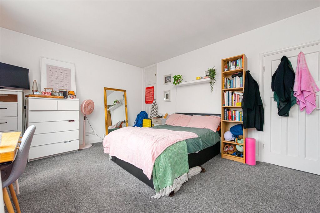 Property photo 2 of 9 Picture No. 29