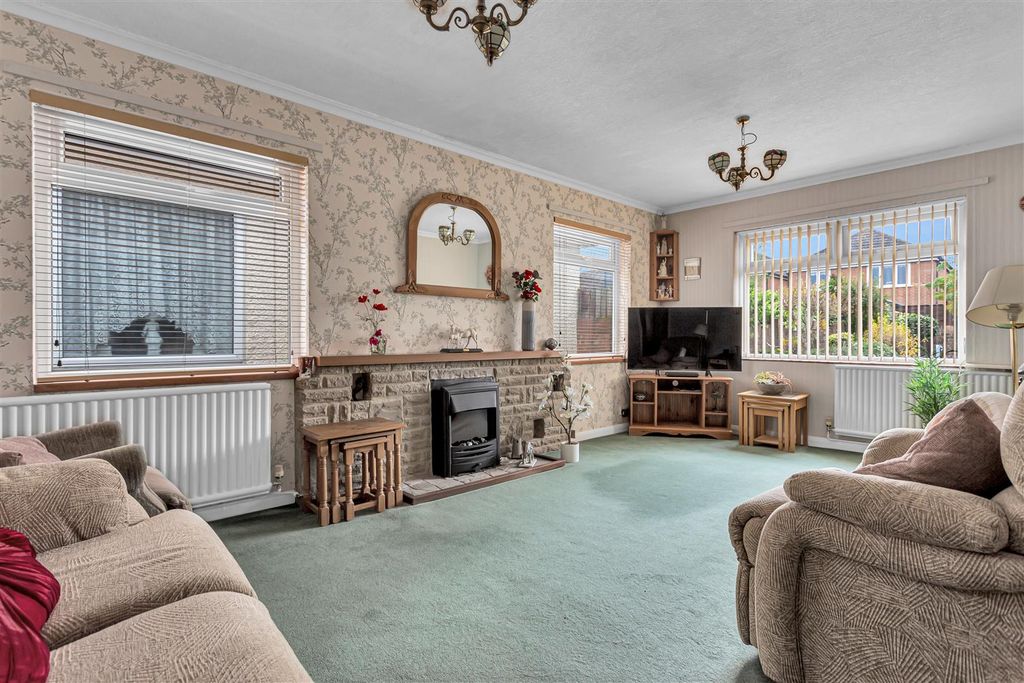 Property photo 2 of 11 Ripston Way Bedroom Living.Jpg