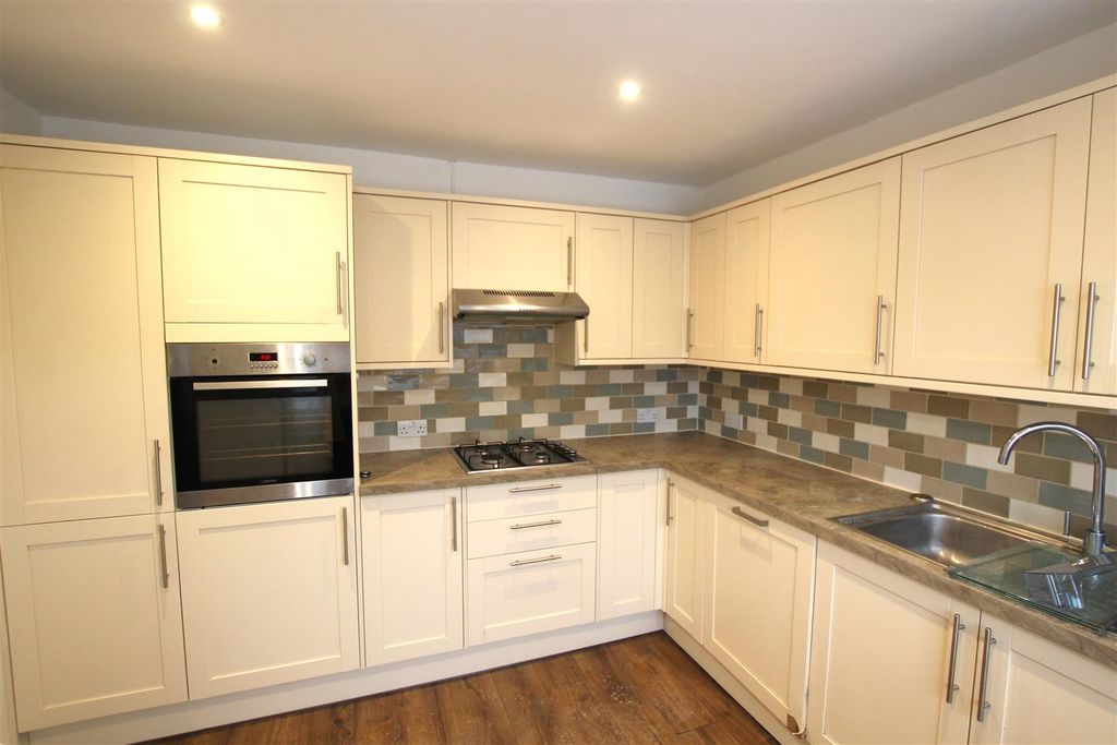 Property photo 3 of 12 Kitchen.Jpg