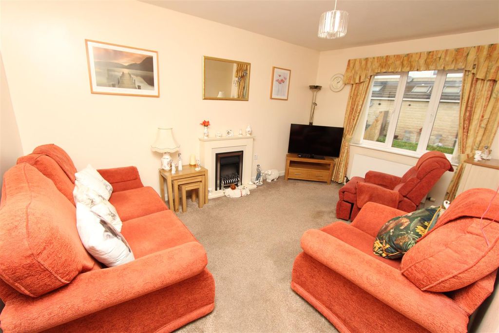 Property photo 2 of 7