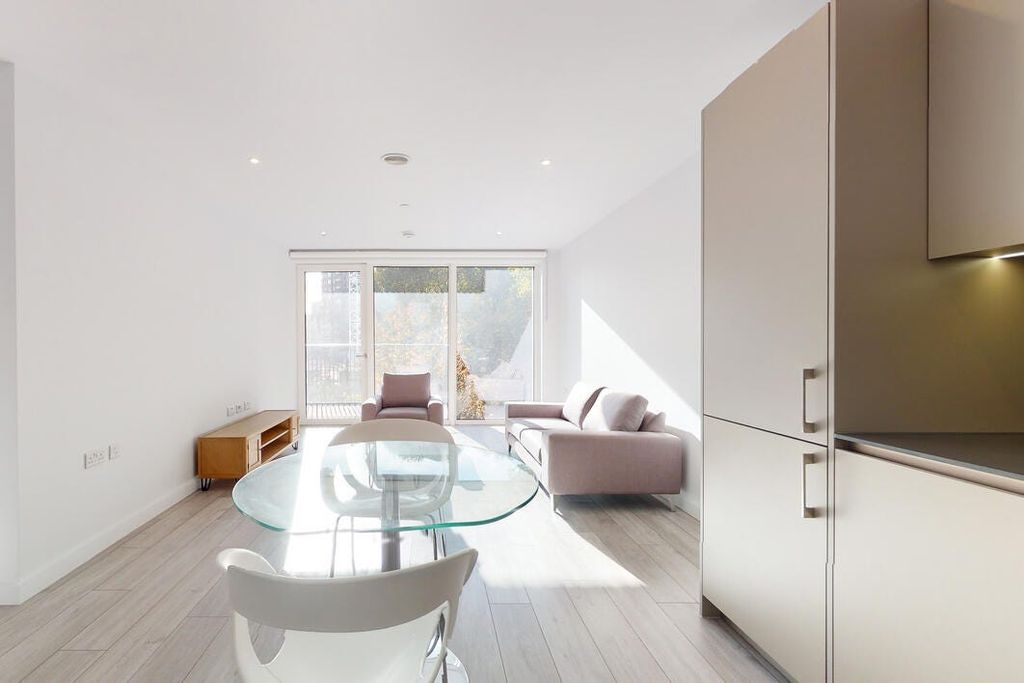 Property photo 3 of 22