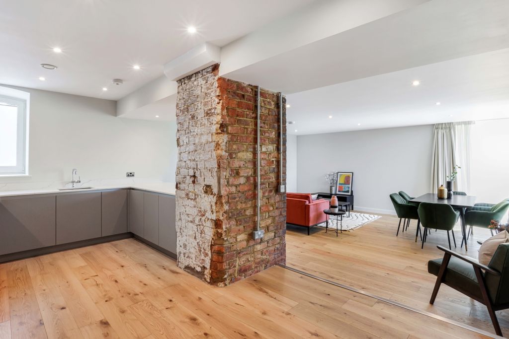 Property photo 2 of 26 0T4A9945