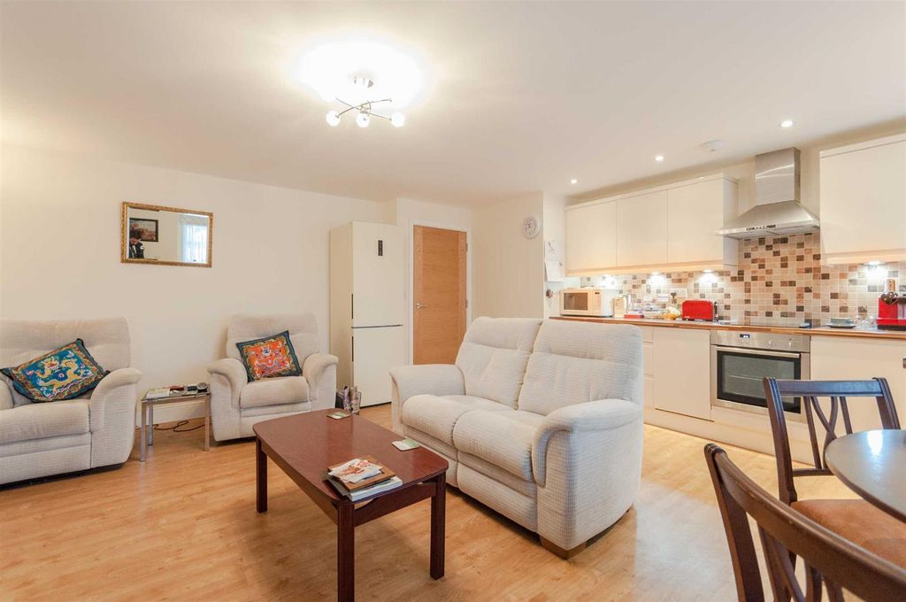 Property photo 2 of 11