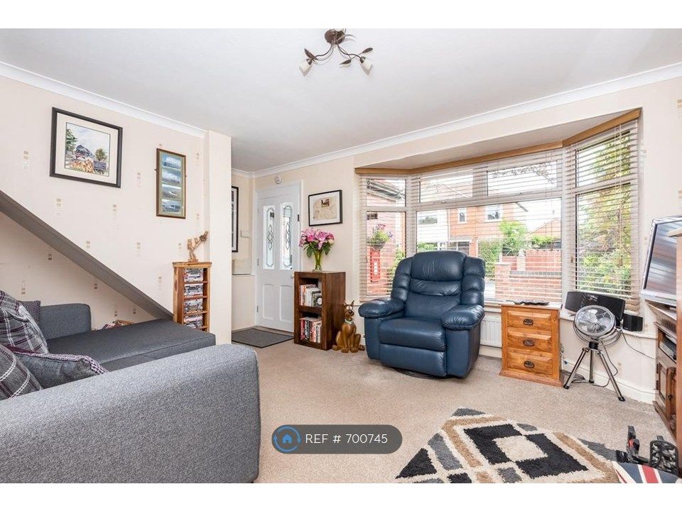 Property photo 2 of 14 Lounge