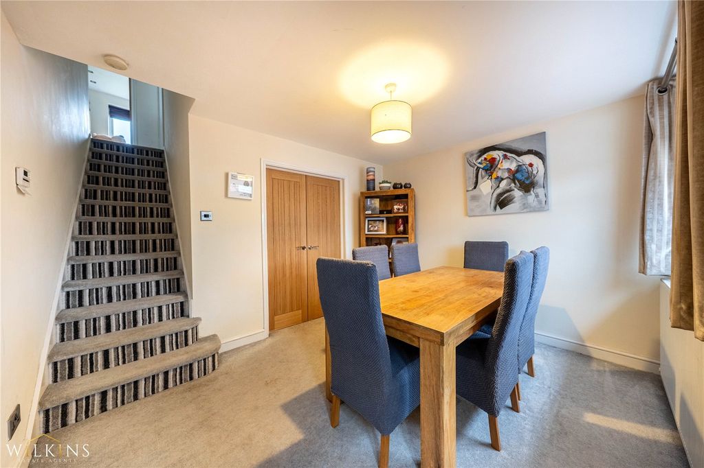 Property photo 2 of 34 Picture No. 13