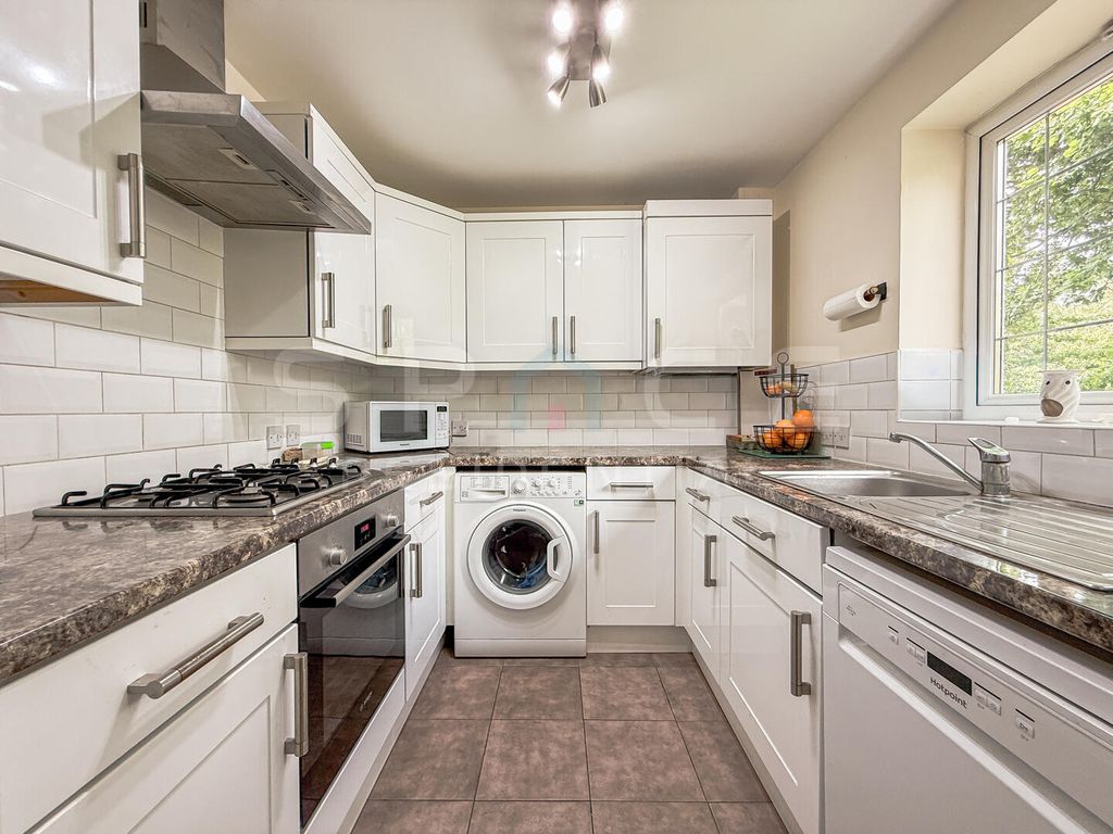 Property photo 2 of 13 Kitchen