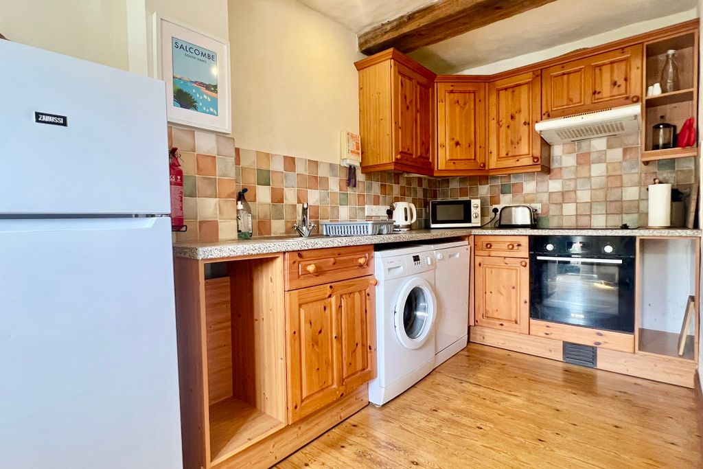Property photo 3 of 16