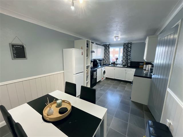 Property photo 3 of 21 Kitchen/Diner