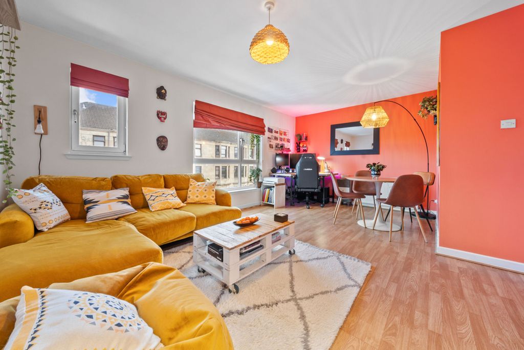 Property photo 2 of 27