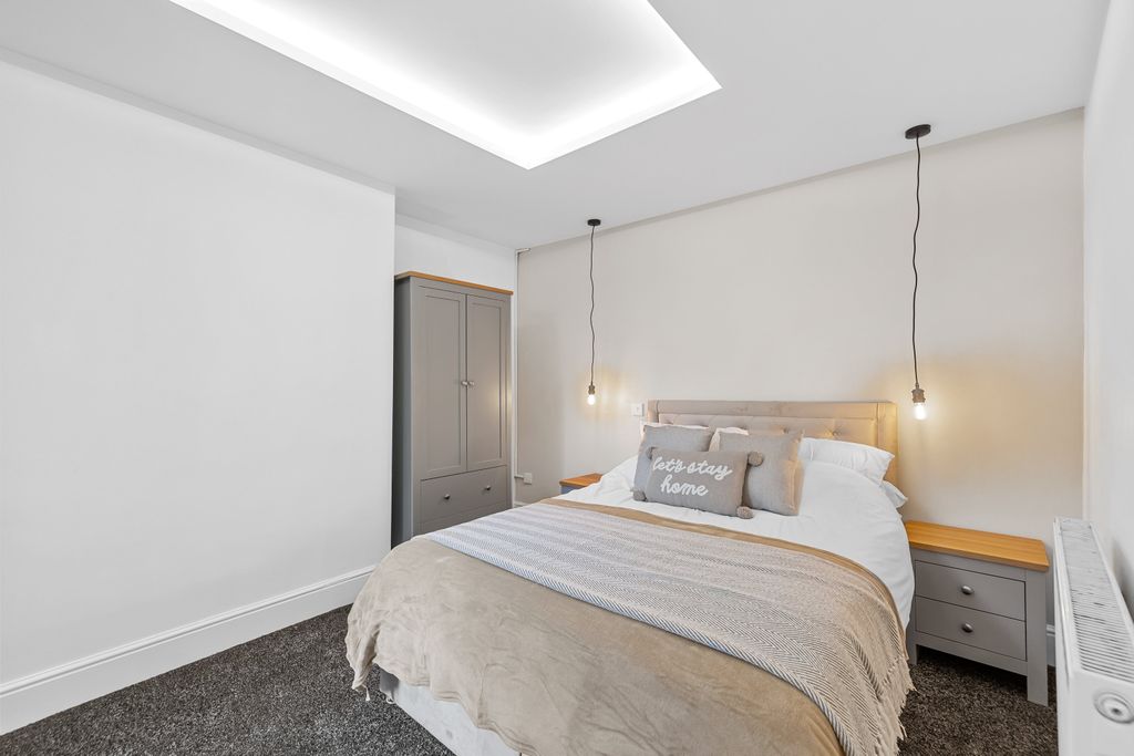 Property photo 1 of 7 0058