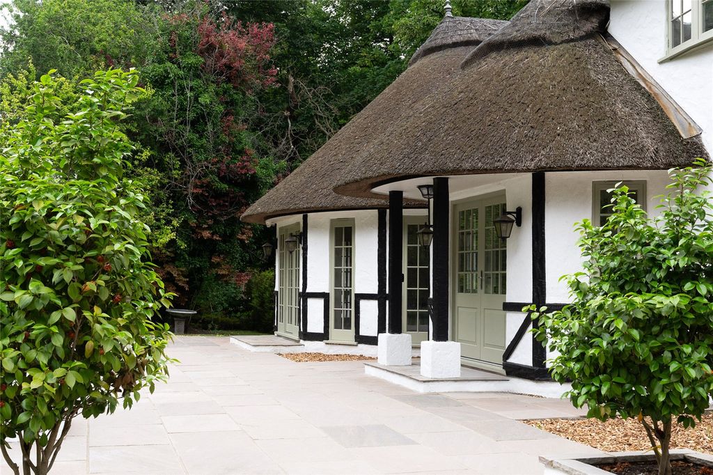 Property photo 2 of 20 The Round House