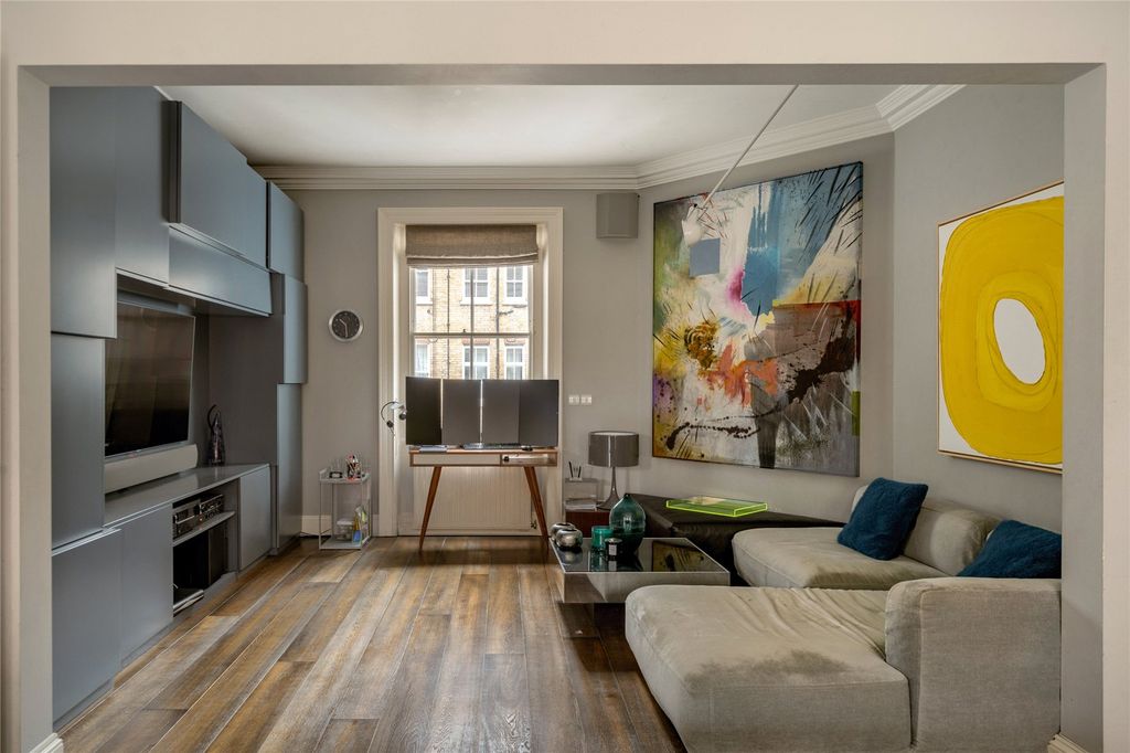 Property photo 2 of 10 Snug