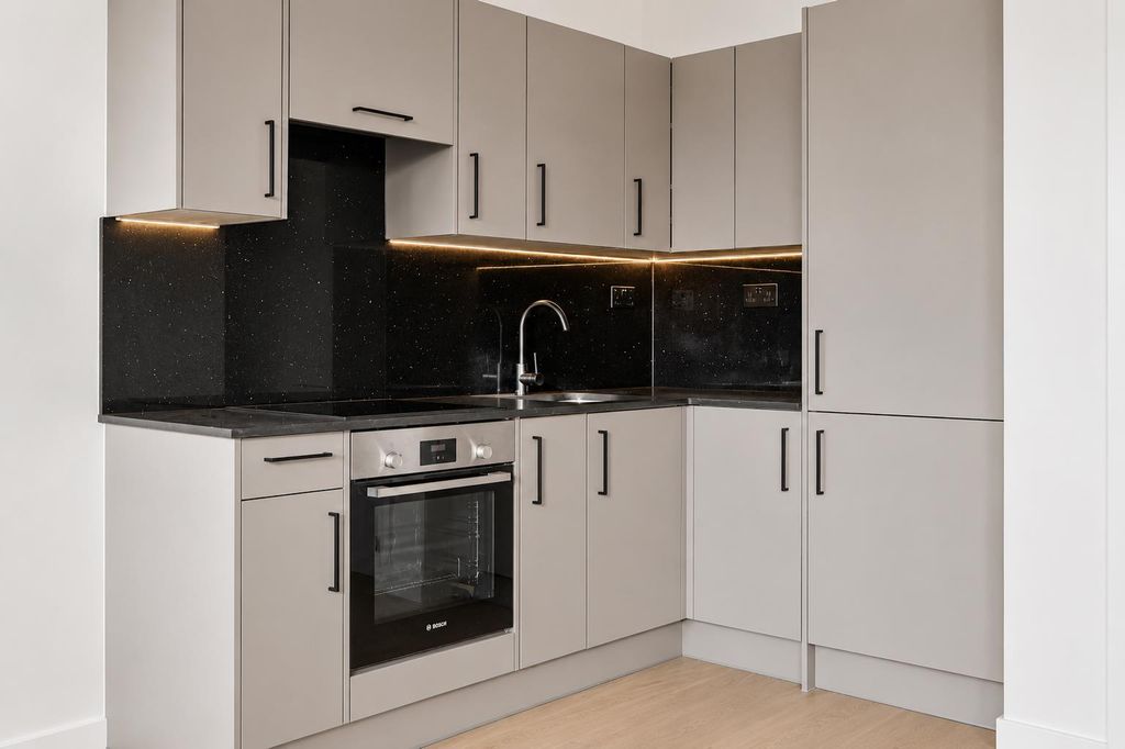 Property photo 3 of 5 Kitchen