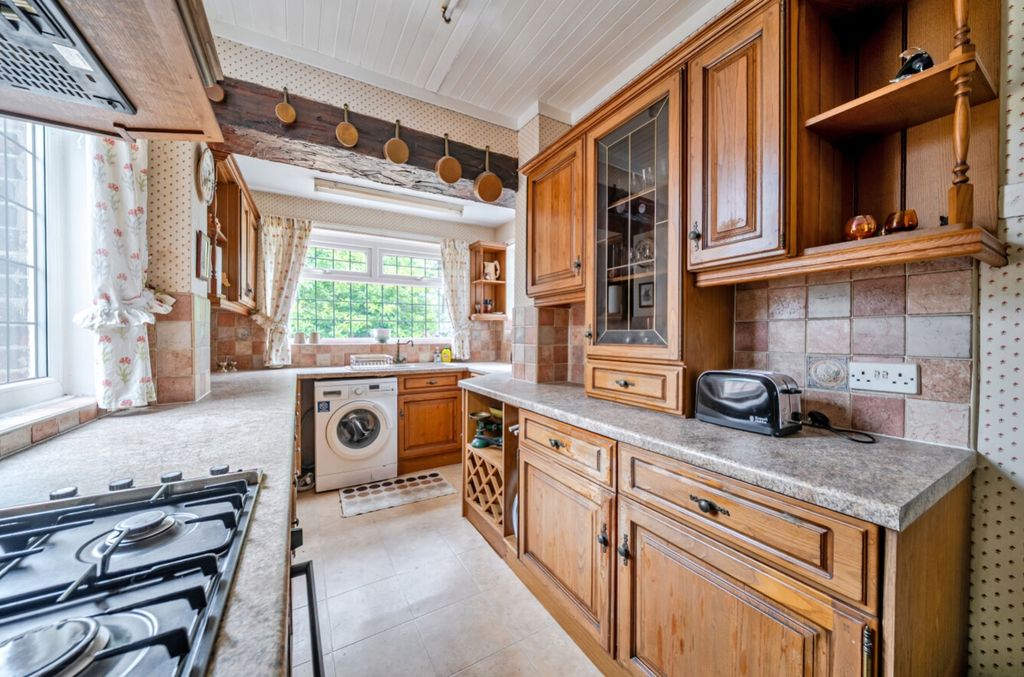 Property photo 3 of 18 17-6A6B2B9E6E0B6-1496526-19Fb2951A5693-9-17 (2)