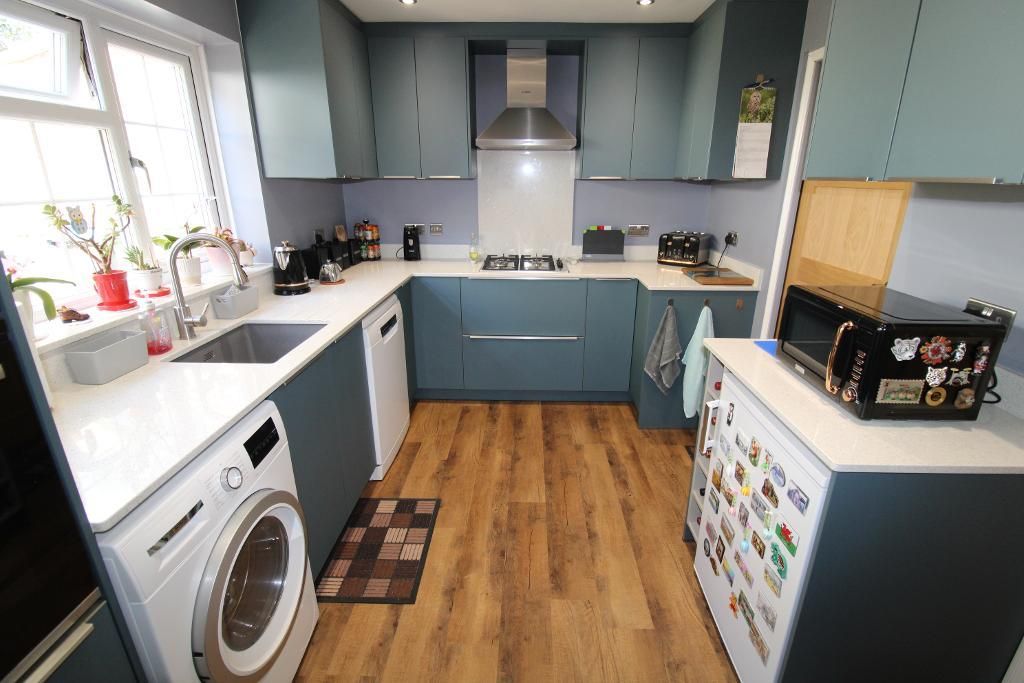 Property photo 3 of 15 Kitchen