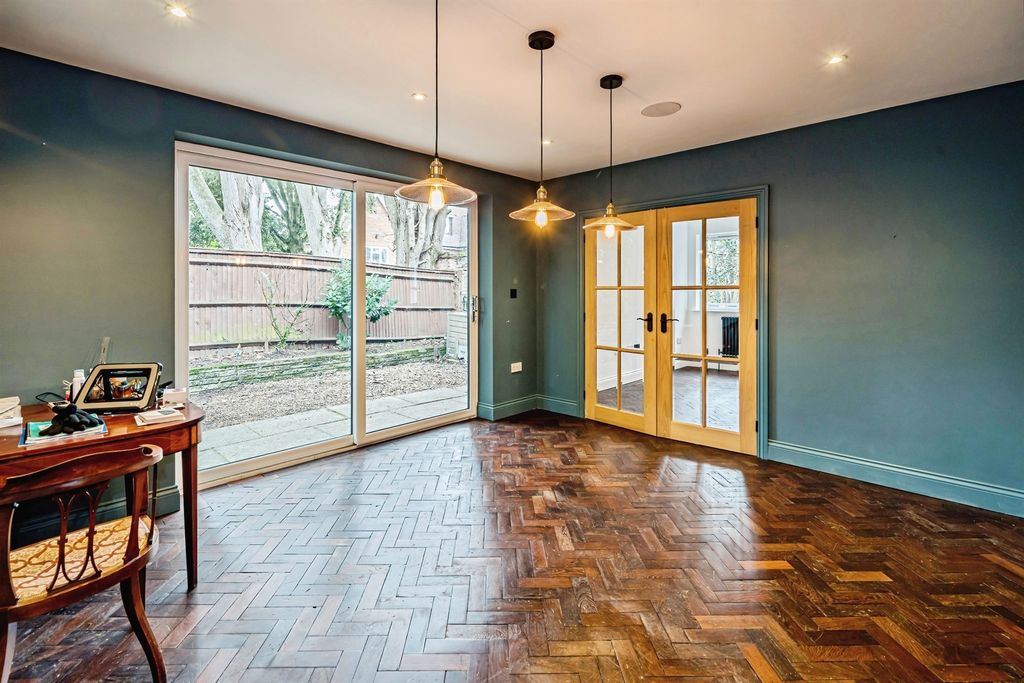 Property photo 2 of 20