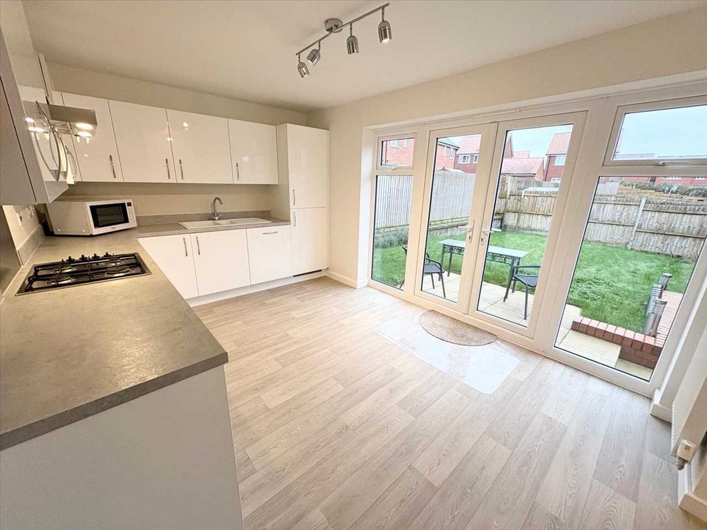 Property photo 3 of 33